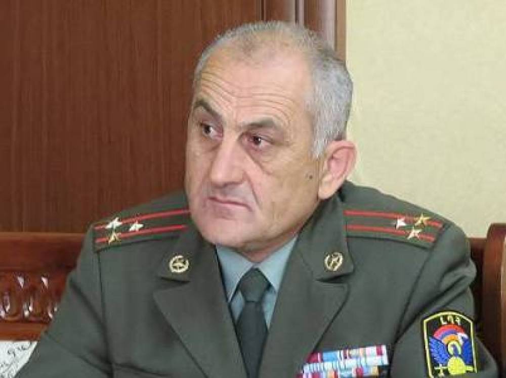 Այսօր մենք ազգովին դարձել ենք խելագարի համառությամբ այդ զանգվածին առաջնորդող վիժվածքի գերին. Սենոր Հասրաթյան