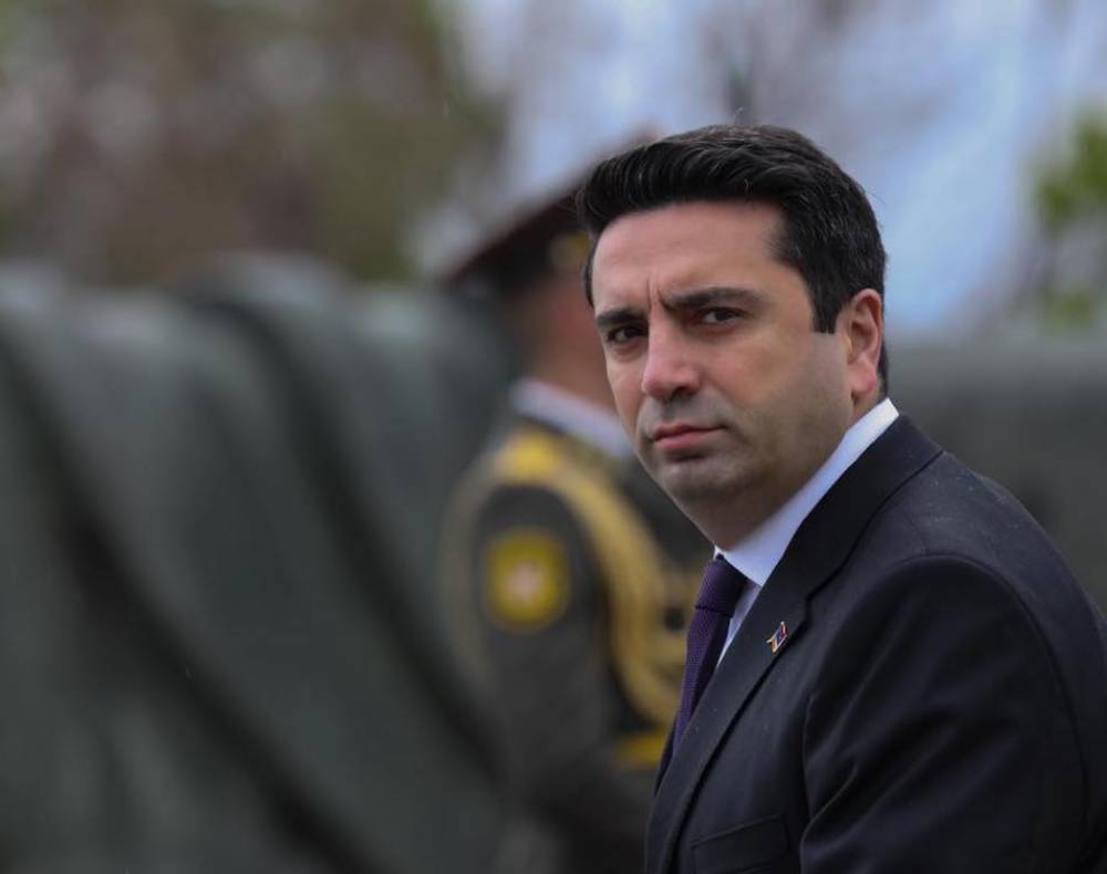 Տո′, դուք կարա՞ք մեր հետ բանավիճեք․ մենակ մտնեք սենյակները, տպավորություն լինի՝ ժողովրդի հետ եք. Սիմոնյան (Տեսանյութ)