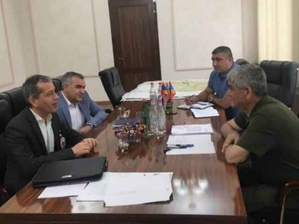 Վիտալի Բալասանյանը հանդիպել է Կարմիր խաչի միջազգային կոմիտեի ԼՂ-ի առաքելության ղեկավարի հետ