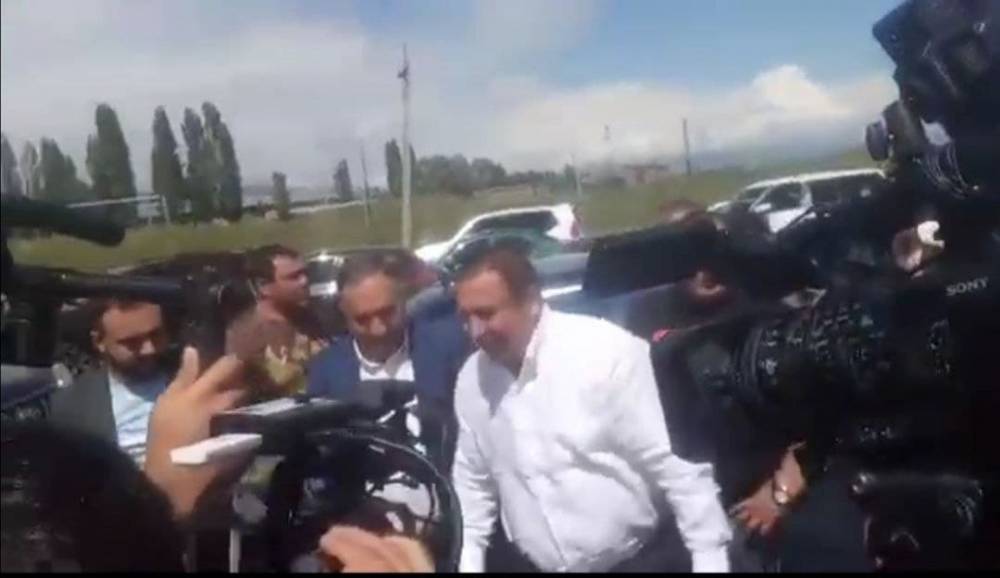 Ինչպես դիմավորեցին Գագիկ Ծառուկյանին Սևանում (տեսանյութ)