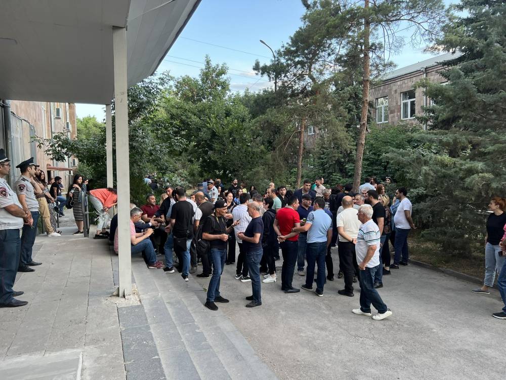 Քաղաքացիները հավաքվել են ի պաշտպանություն Արմեն Աշոտյանի