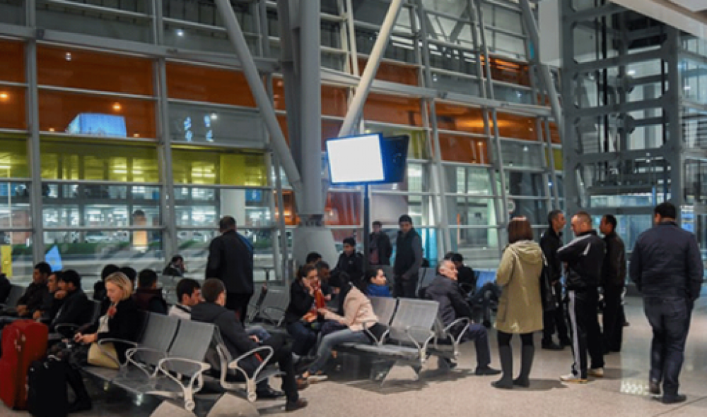 Հայաստանից ավելի շատ մեկնում են, քան մուտք գործում․ «Առավոտ»