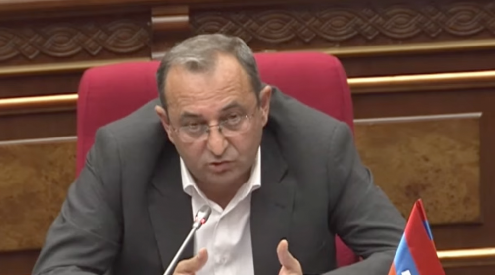 Ադրբեջանաթուրքական գումարներ կարո՞ղ են ներդրված լինել շինարարության մեջ. Մինասյանը՝ նախարարին