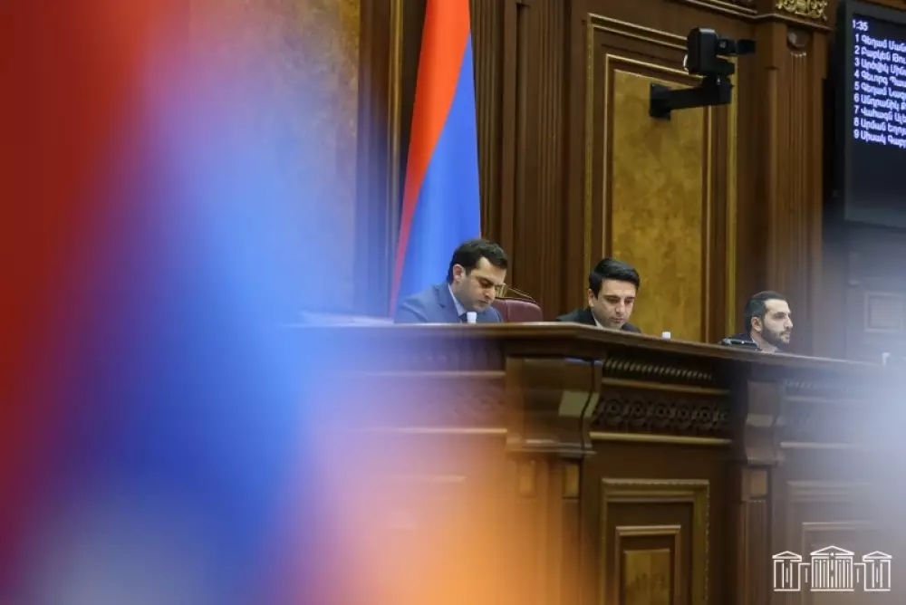 ՔՊ-ականների մեծ մասը տեղյակ չէր արտահերթ նիստից. «Հրապարակ»