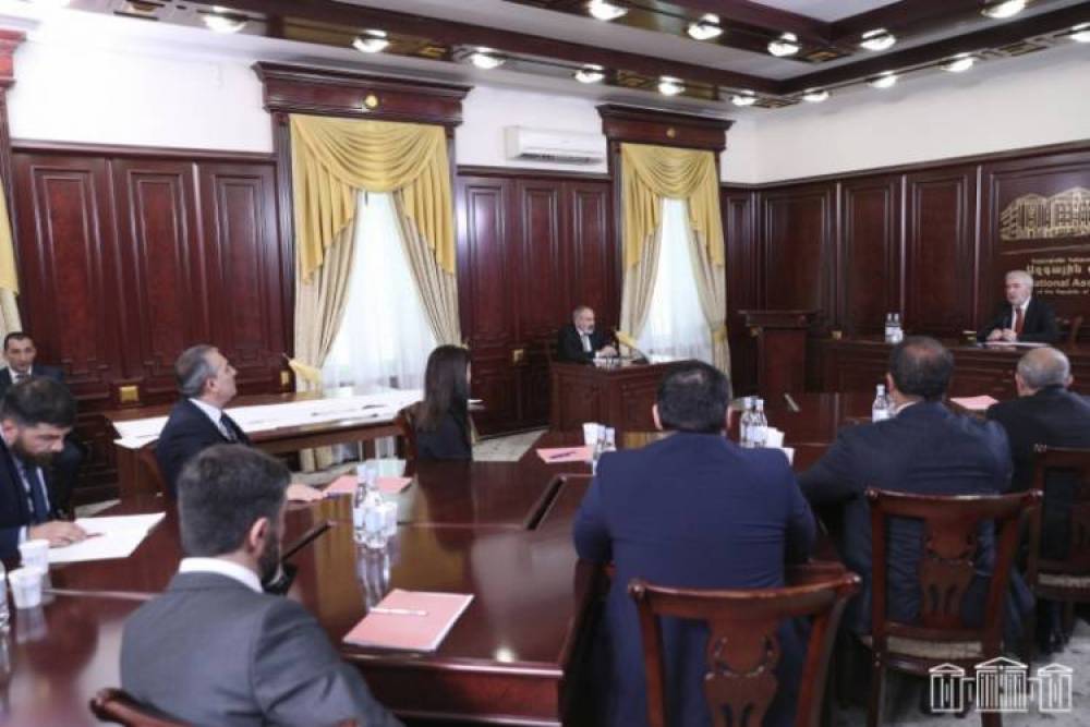 Տե­սեք, թե ով­քեր են խո­սում «շո­ուի» մա­սին. «Փաստ»