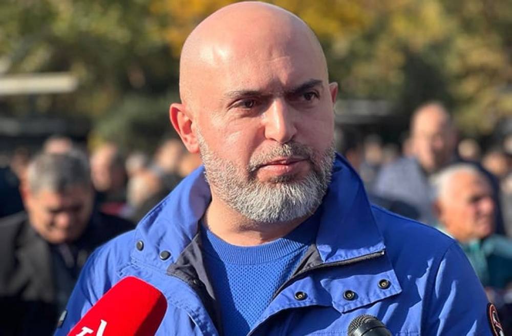 Այս պահին քննչական կոմիետում ձերբակալում են Արմեն Աշոտյանին