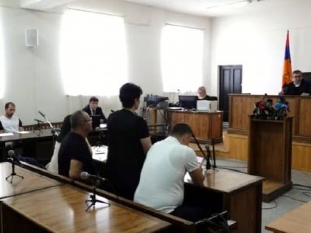 Աշոտ Փաշինյանի «առևանգման գործով» նիստը դռնփակ է ընթանում. լրագրողներին ներս չթողեցին