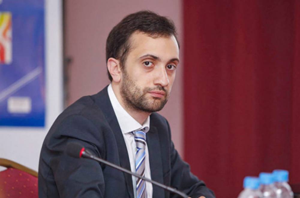 Վահե Ղազարյանը բերում է իր երազանքների ոստիկանին, որի հեղինակությունը կառուցվում է հանրությունը վախեցնելու վրա. Դանիել Իոաննիսյան