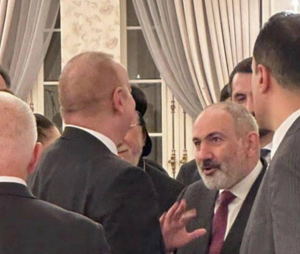 Ծափ տվե'ք արա. Նիկոլը և Ալիևը հռհռում են միասին Թուրքիայում