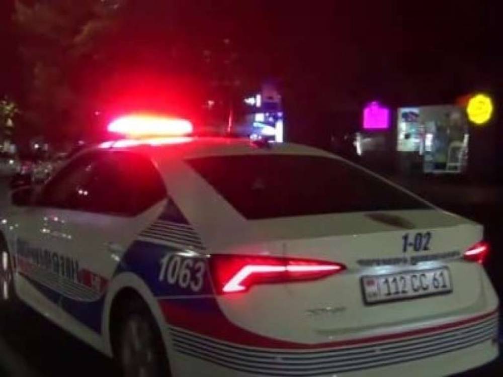 Քաղաքացին հայտնել է, որ Մյասնիկյան պողոտայի գիշերային ակումբներից մեկում իրեն ծեծում են, իր կյանքին վտանգ է սպառնում