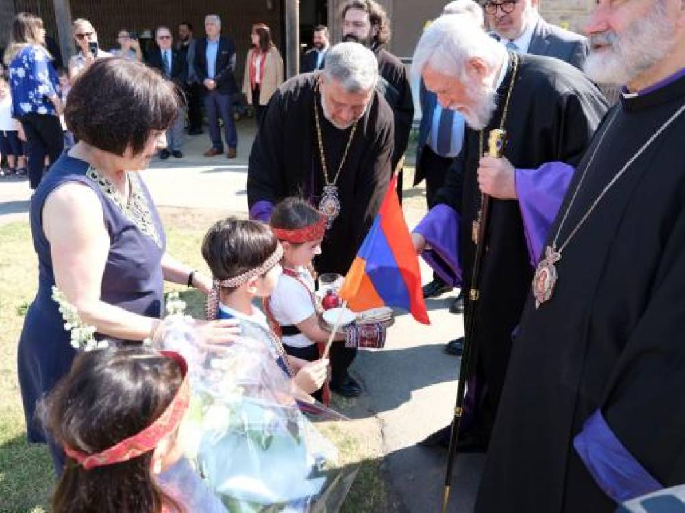 Հայ դպրոցը պարզ շենք չէ, այն ոգի է, մարդակերտումի ու հայակերտումի դարբնոց․ Արամ Ա Վեհափառ Հայրապետ