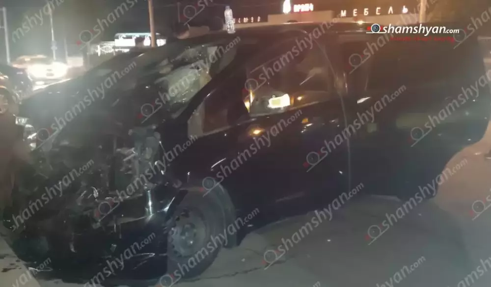 Ավտովթար Երևանում․ բախվել են Honda Fit-ն ու Toyota Camry-ն. կան վիրավորներ․ ՖՈՏՈՌԵՊՈՐՏԱԺ