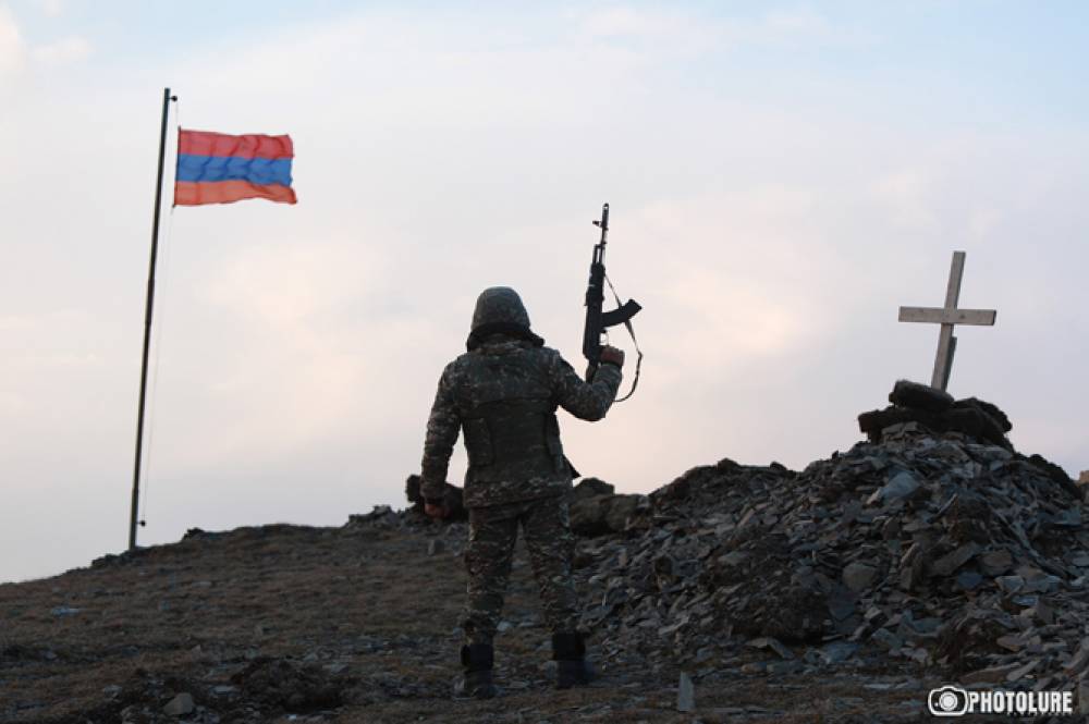 Ադրբեջանը տարբեր տրամաչափի հրաձգային զենքերից կրակ են բացել հայկական դիրքերի վրա