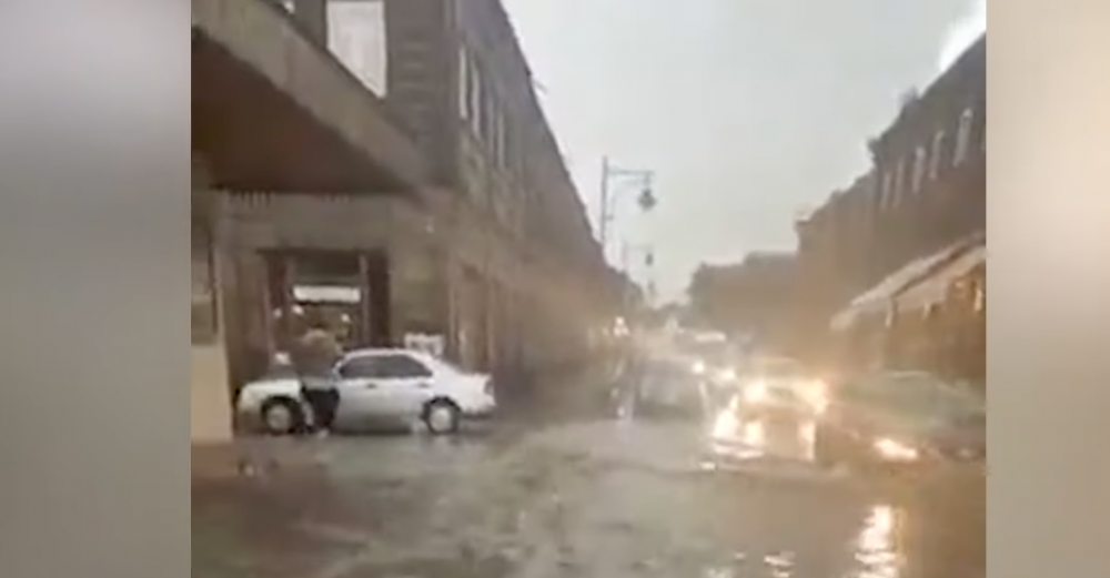 Գյումրիի Շիրազի փողոցը հեղեղվել է երեկվա հորդառատ անձրևների պատճառով