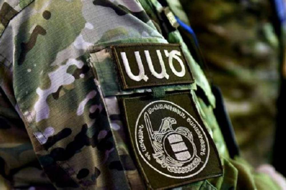 ԱԱԾ-ն հայտնել է թշնամու կրակից վիրավորում ստացած զինծառայողի անունը, նրան վիրահատում են