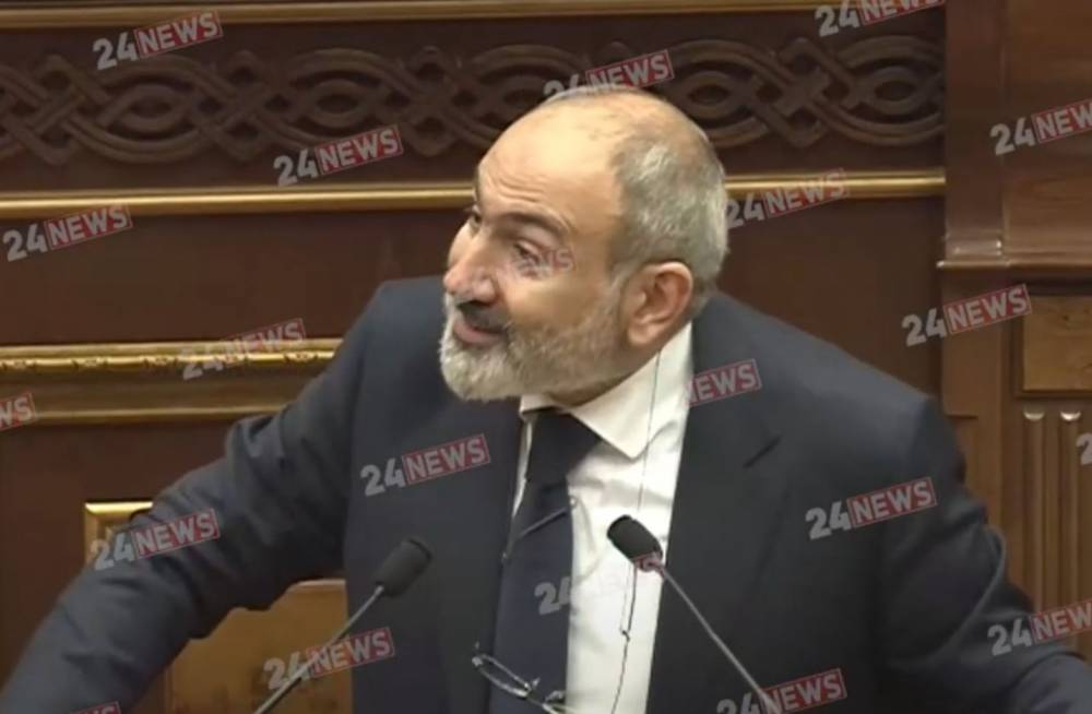 «Վախկոտ սրիկա», «Համբա’լ», «Գլուխդ պատով ես տվել». ԱԺ-ում հնչում են վիրավորանքներ, հայհոյանքներ