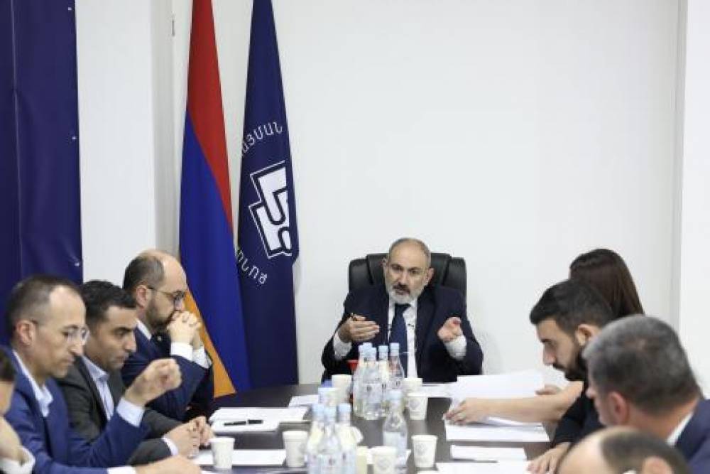 Փաշինյանը ՔՊ-ականների հետ Սյունիքում աշխատանքներին առնչվող հարցեր է քննարկել