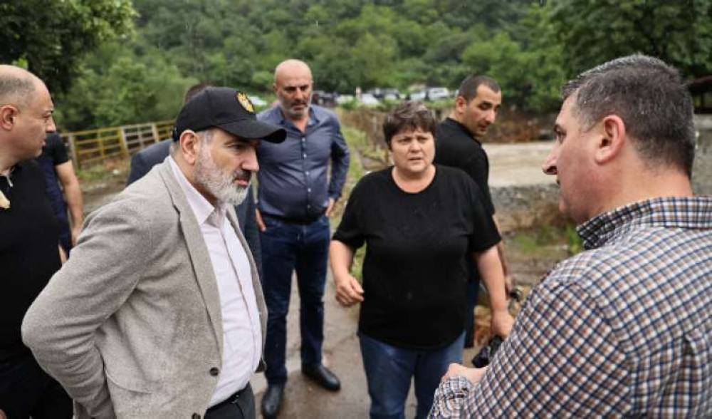 Կառավարությունը հեղեղումներից տուժած բնակչությանը միայնակ չի թողնելու. վարչապետն այցելել է աղետի գոտի