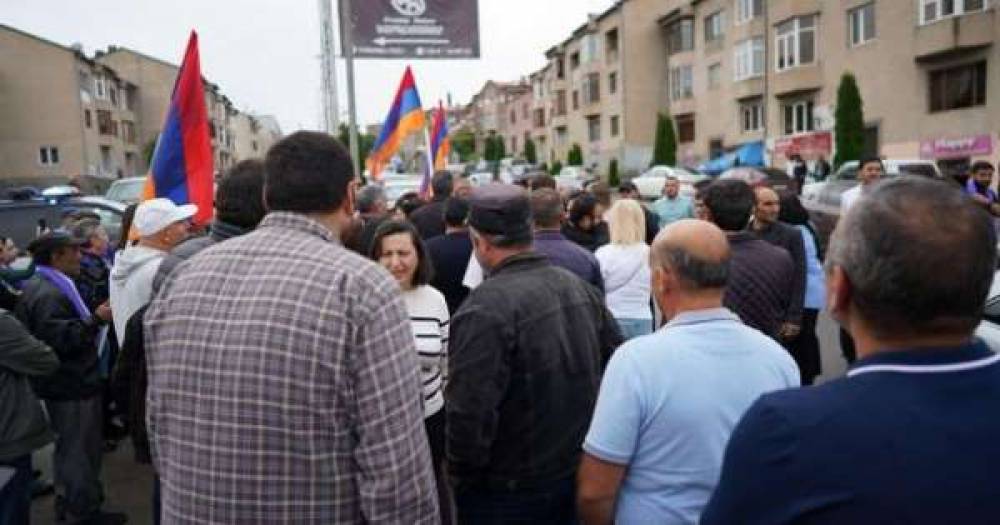 ՈՒՂԻՂ. Սրբազանի ու աջակիցների հավաքը Վանաձորում