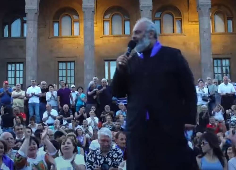 Ժողովրդի վրա նռնակ նետած իշխանությունը հեշտ հեռացողներից չէ, բայց գնալու են. Սրբազան