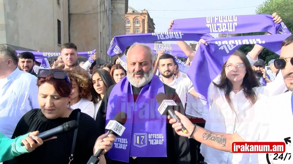 Եթե ժողովուրդը ցանկանա՝ կքննարկենք․ սրբազանը՝ քաղաքացիներին հրապարակից տուն չուղարկելու մասին