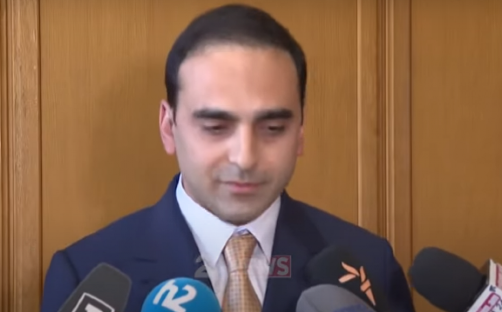 Ինձ աբսուրդ հարցերի մեջ մի մտցրեք, չեմ պատասխանելու. Ավինյանը՝ կոռուպցիայի ու հովանավորչության մասին (տեսանյութ)