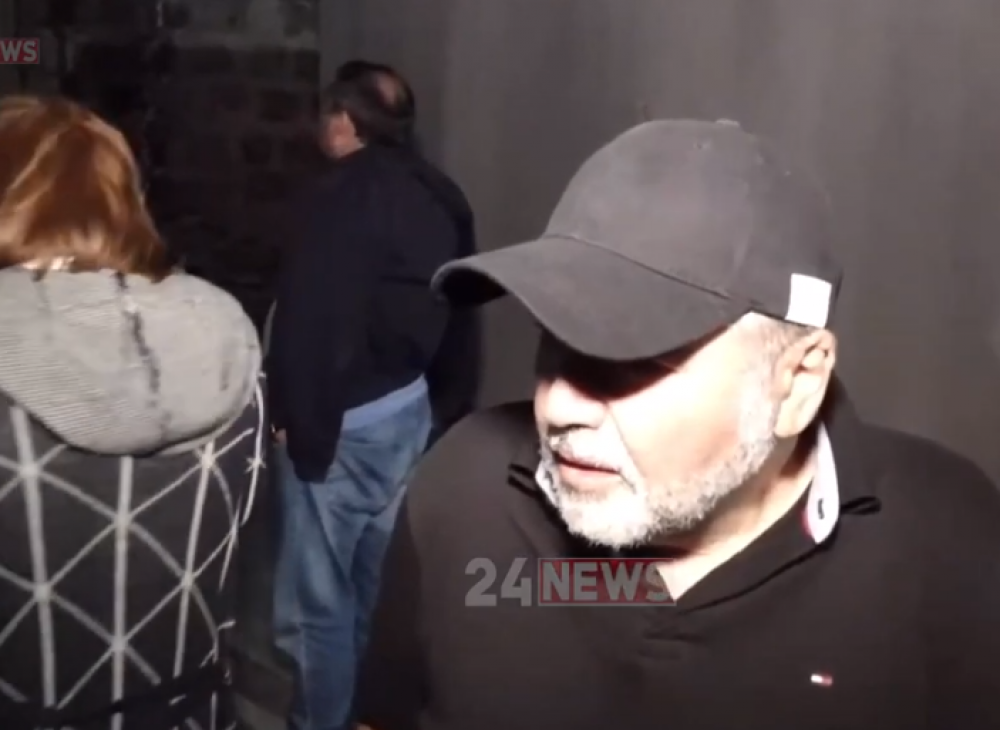 «Կնգա յուբկի տակից զանգել, ասել ա բռնեք». Սրբազանի կողմնակիցների մեքենաները «ձերբակալվում են»