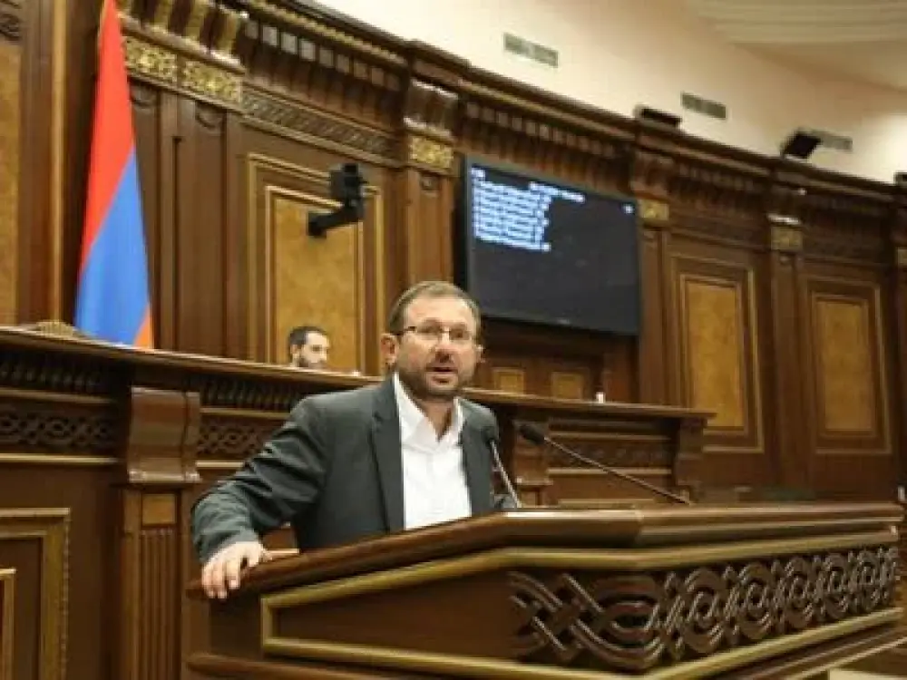 Քաղաքացիների լուսանկարներ են հայտնվել Տարոն Չախոյանի ֆեյք կայքերում՝ քաղաքական նպատակով. Գեղամ Մանուկյան