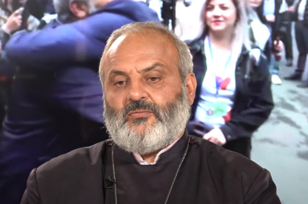 Չեմ կարծում՝ այս կառավարությունը վեկտորի փոփոխության խնդիր ունի, այն, ինչ տեսնում ենք, տարերային, իրադարձային հարաբերություններ են. Բագրատ Սրբազան