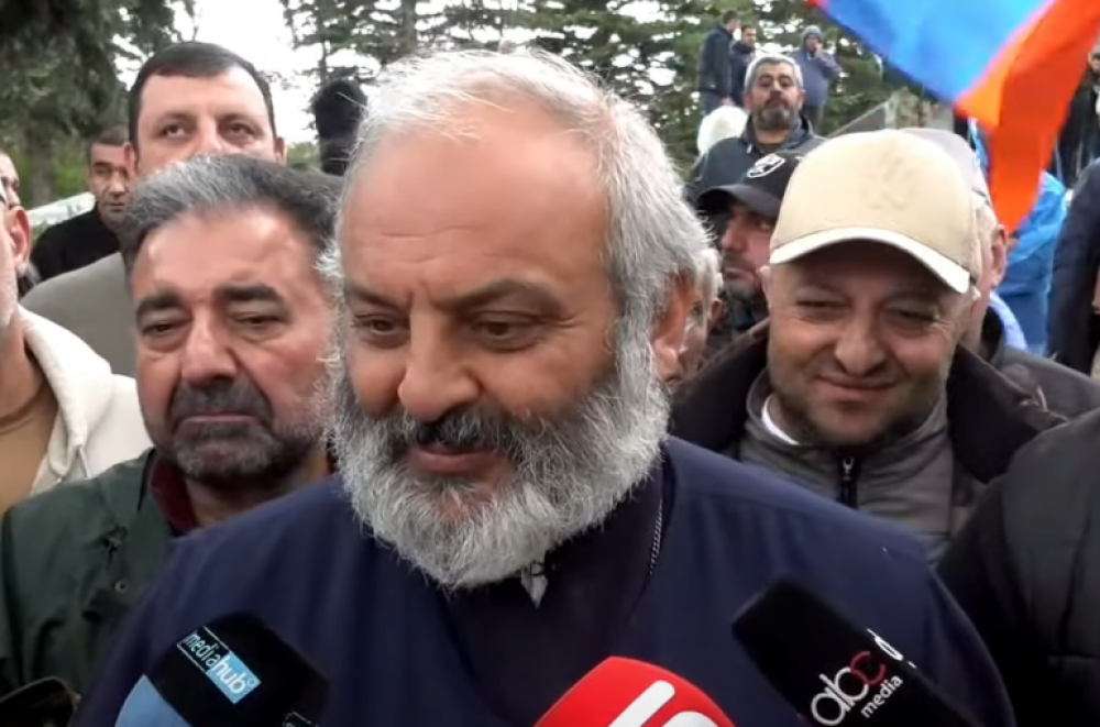 Բագրատ Սրբազանն այցելել է Հայաստանում Արցախի ներկայացուցչություն` Ուղիղ