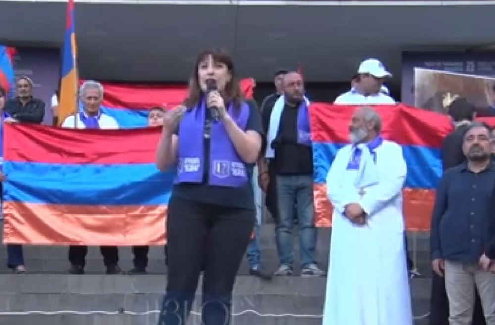 Լավ օրից չէ, որ հոգևորականներն այսօր դուրս են եկել պայքարի․ Նաիրա Կարապետյան