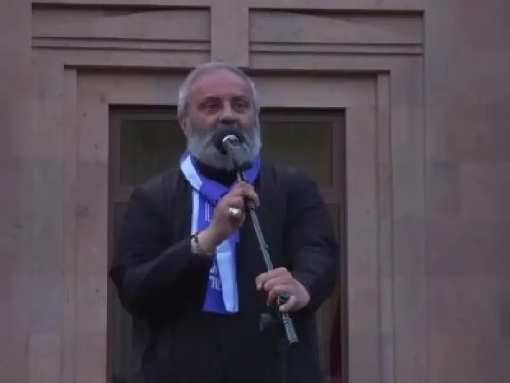Հունիսի 9–ին` ժամը 18։30–ին, մեծ հանրահավաք ենք անելու Հանրապետության հրապարակում. Բագրատ սրբազան