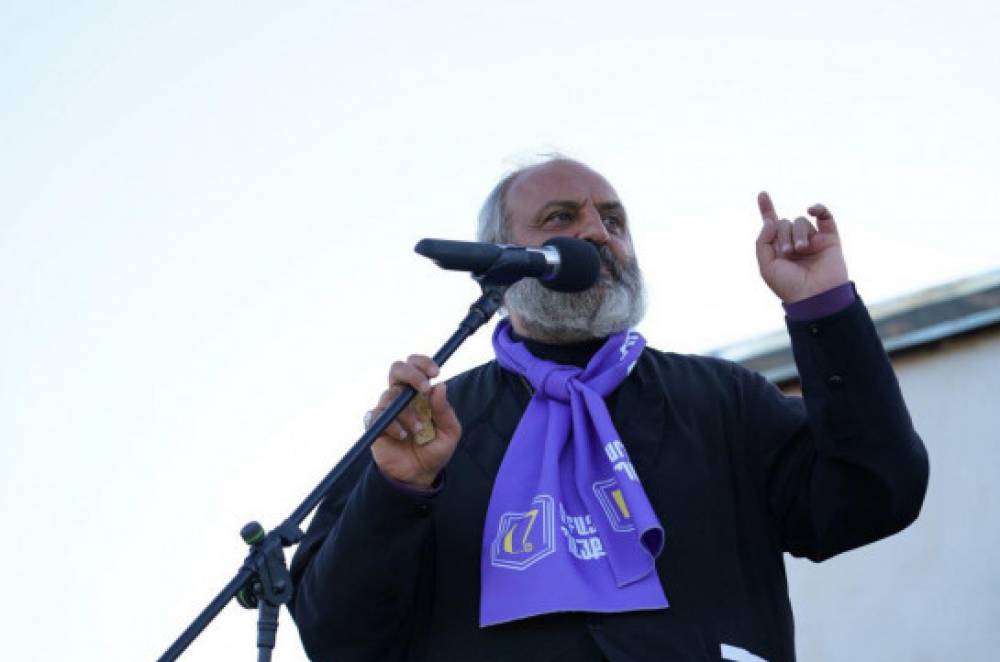 «Ձեր ծառաները շուտով հեռանալու են․ Ո՛չ դու, ոչ էլ քո գործընկերը, Հեյդարի որդի Իլհամ, չեք կարող պարտադրել այն, ինչն ամբողջությամբ հակառակ է մեր կամքին»․ Բագրատ Սրբազանի ուղերձը