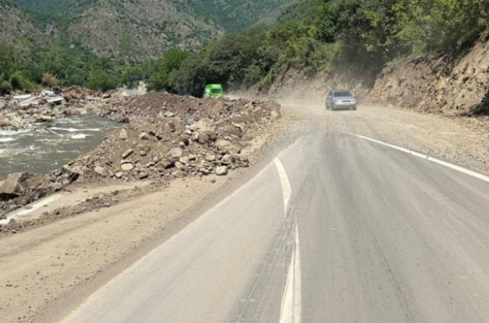 Կան փակ ճանապարհներ․ Վանաձոր - Ալավերդի - Այրում - Բագրատաշեն ավտոճանապարհը երթևեկելի է միայն մարդատար ավտոմեքենաների համար