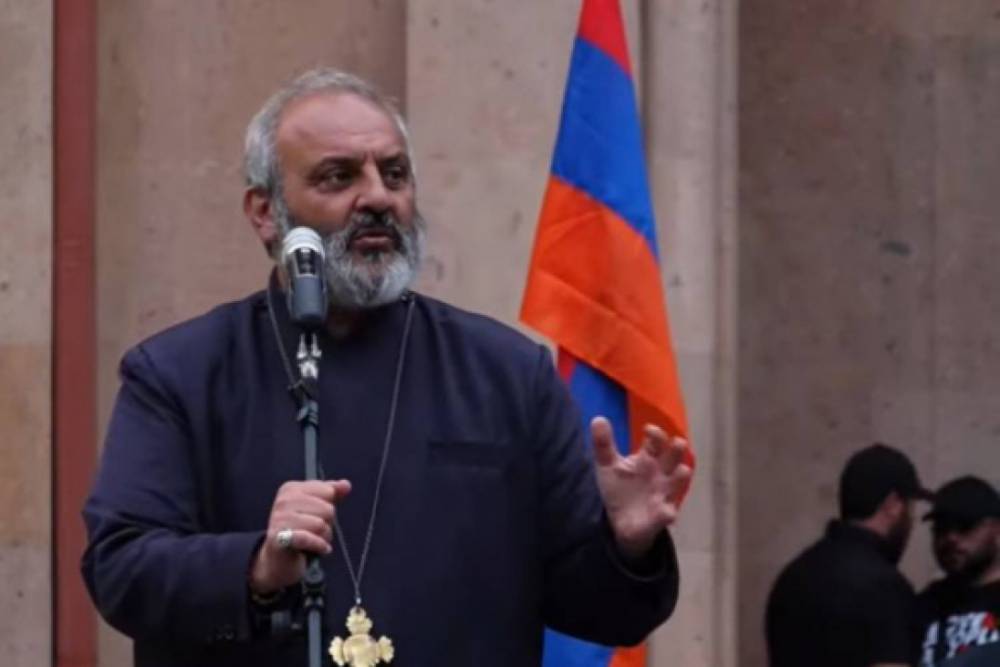 LIVE. Բագրատ Սրբազանը Սուրբ Աննա եկեղեցու բակում ամփոփում է օրը