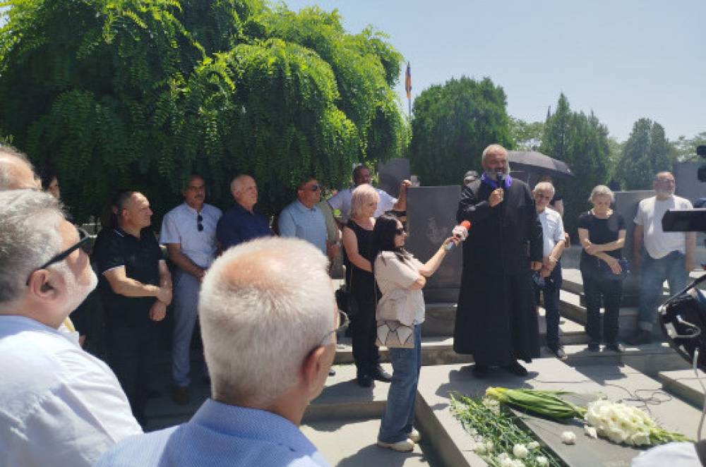 Իրավունք չունենք Եռաբլուրը գերեզմանատան վերածելու, մենք այցելում ենք որպես ուխտատեղի. Բագրատ Սրբազան
