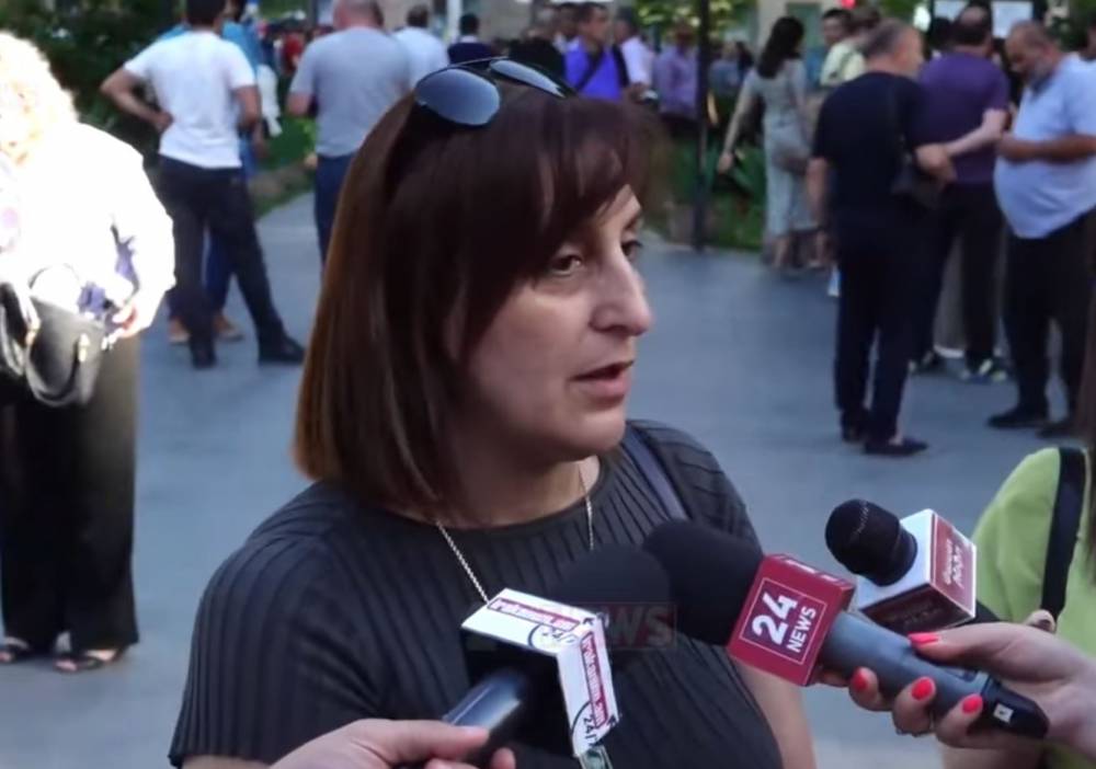 Հեծանիվ էր քշում՝ թիկնազորն էլ հետևից, բոլորս էլ հասկանում ենք՝ սա խաղ է աշխարհի համար, իմիտացիա