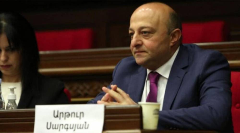 ԱԱԾ դիմակավորված անձինք ապօրինի խուզարկություն են իրականացնում «Հայաստան» խմբակցության պատգամավոր Արթուր Սարգսյանի տանը