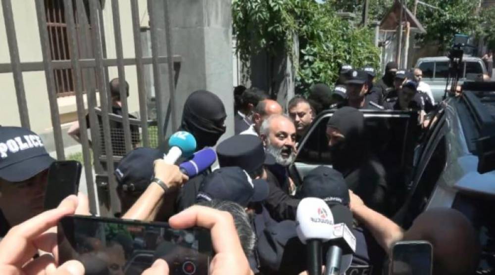 Բագրատ Սրբազանի օգնական Մովսես Շարբաթյանը ևս երկու ամսով կալանավորվեց