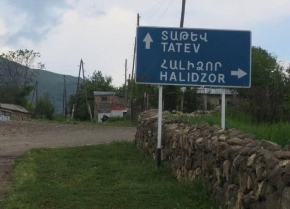 Քույր ու եղբոր ծեծի գործով ձերբակալված Տաթևի ղեկավարի պաշտպանները ներկայացրել են տեղի ունեցածը