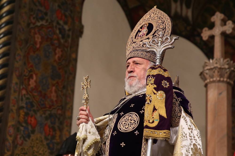 Մեր զորակցությունն ու խոնարհումն ենք հայտնում Վեհափառ Հայրապետին և ամբողջ հոգևոր դասին, դատապարտում ենք իշխանության ապօրինի հրամաններով կատարված խայտառակ հարձակումը․ «Հայրենիք» կուսակցություն