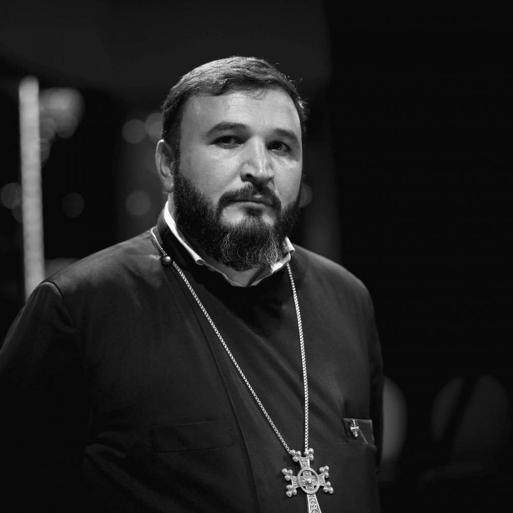 Ժամանակակից «հուդա իջևանցին» բոլոր առումներով ուզում է գերազանցել իր հոգևոր նախահորը՝ հուդա իսկարիովտացուն. Տեր Զարեհ քահանա Աշուրյան