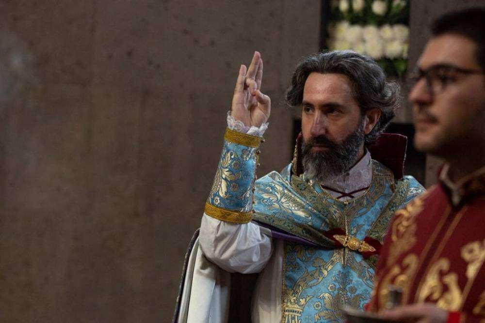 «Թույլ չենք տա ստվերել Հայոց Հայրապետի անունը, վաստակն ու հեղինակությունը». Հայր Ասողիկն Էդմոն Մարուքյանին կոչ է անում «ֆուտբոլը հեռու խաղալ»