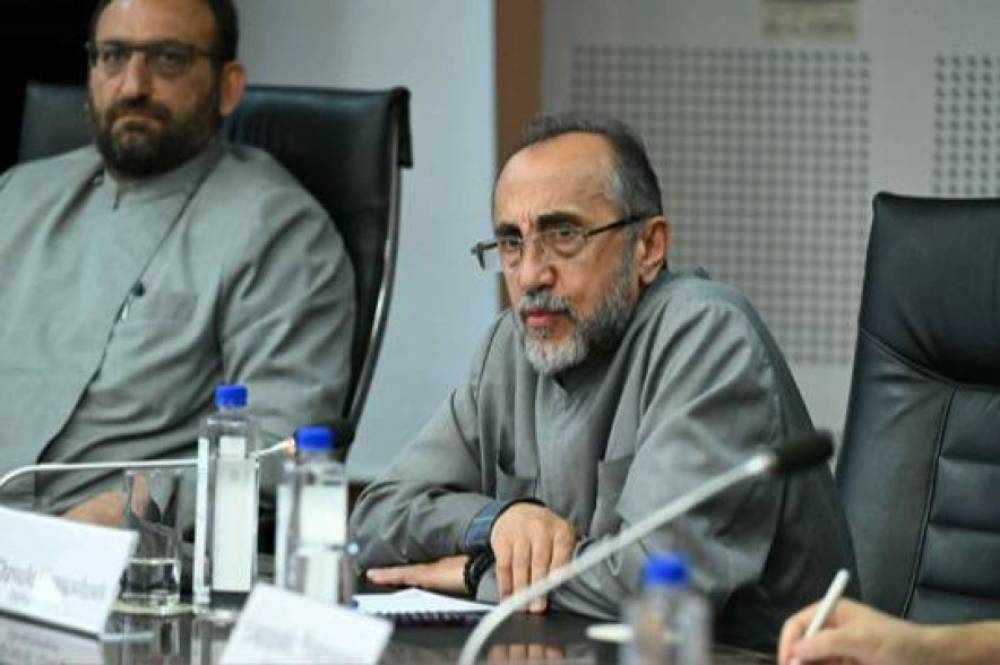 Էս մարդը պետական շանտաժով է զբաղված, իսկ առաջին տիկին կոչվածը մանկապղծության մեղադրանք է ներկայացնում՝ անորոշ, անդեմ, և քրեական գործ հարուցված չէ. Սրբազան