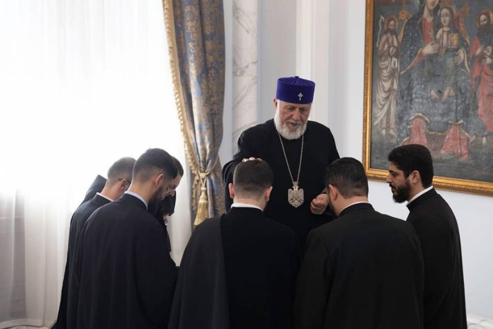 «Դժվարությունների առջև հարկ է չընկրկել, այլ առ Աստված զորավոր հավատքով իրականացնել հովվական առաքելությունը»․ Հայոց Հովվապետը՝ նորաօծ քահանաներին