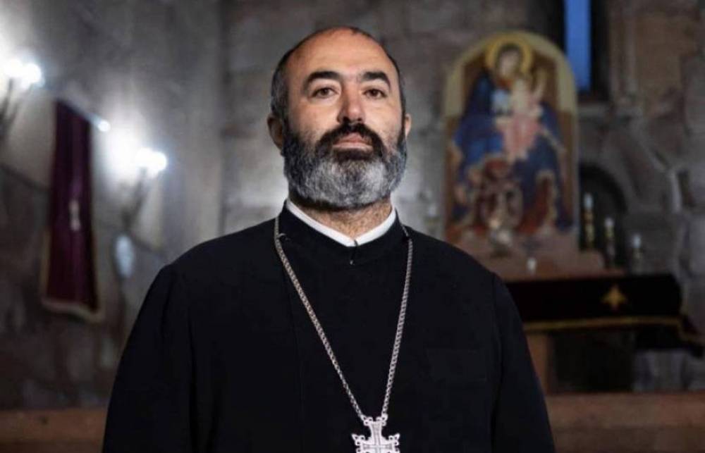 Ես մերժում եմ այն թյուր պատկերացումը, թե հնարավոր է «եղբայրություն» քարոզել մի ձեռքով՝ մինչ մյուսով քանդվում է Հայ Եկեղեցու ինքնիշխանությունը. Տեր Վրթանես Բաղալյանը պատասխանել է Փաշինյանին