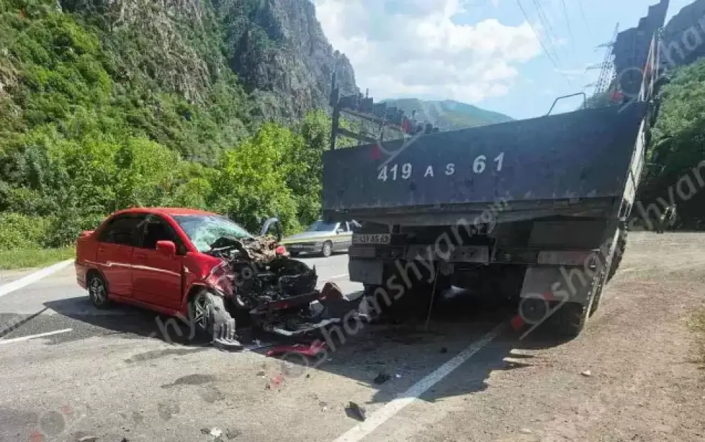 Կապանում բախվել են «Ուրալ»-ը և «Suzuki»-ն․ երկու վիրավորներից մեկը երեխա է