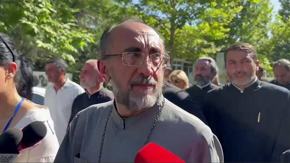 «Ասաց՝ վախենալու բան չունի». Արա Զոհրաբյանը պնդում է՝ Միքայել Սրբազանի որոշումն է եղել կամովին գնալ ու ներկայանալ Քննչական կոմիտե