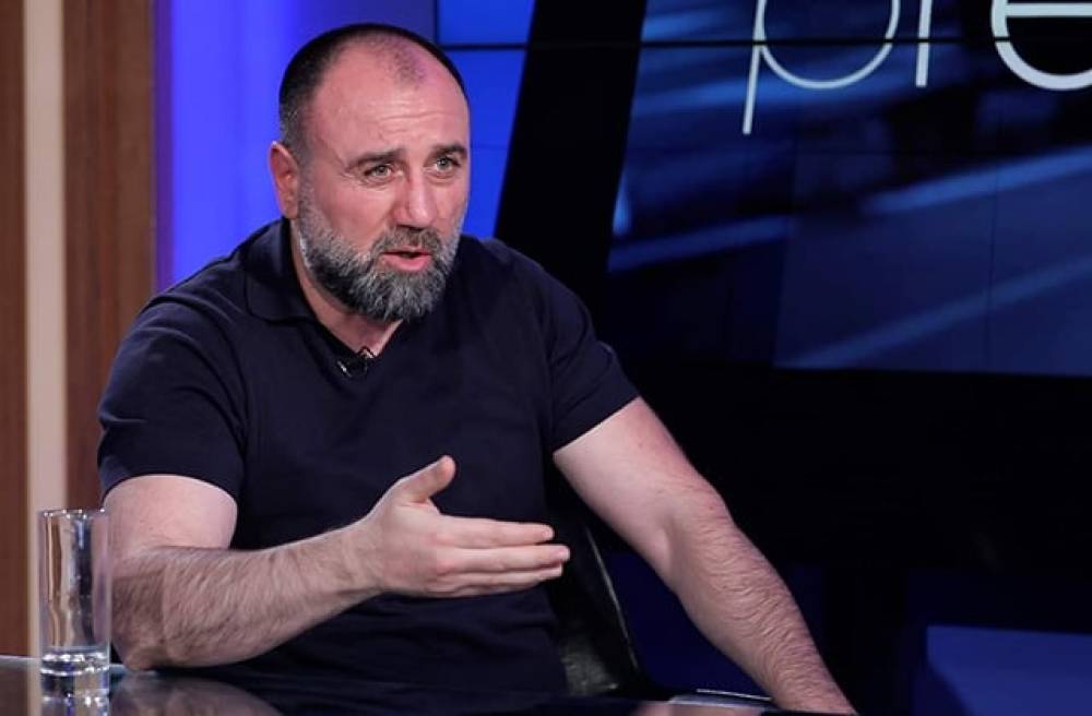 Այս անգամ «հաղթողները» գիշերվա 2-ին հոգեհանգստի եկածների դեմքով «մեռելին» երկար կյանք էին մաղթում. Մխիթարյան