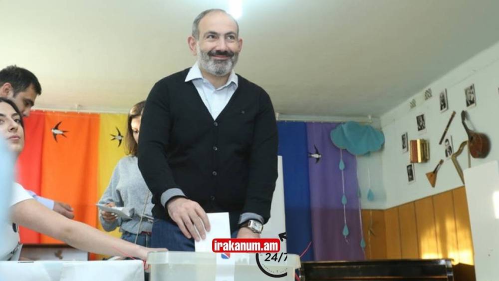 Հիմա. Նիկոլ Փաշինյանը գալիս է քվեարկության. ինչ է կատարվում տեղամասի դիմաց